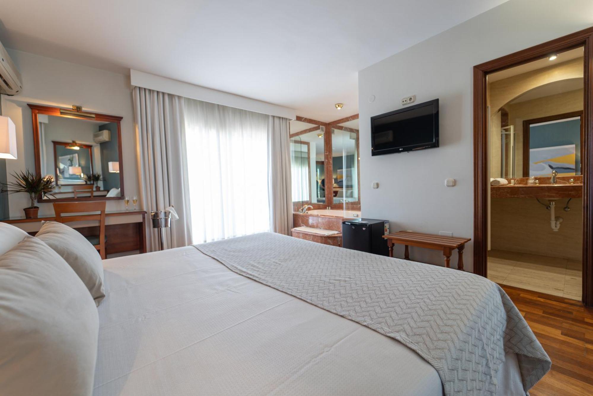Hotel Piedra Paloma By Croma Estepona Exterior photo