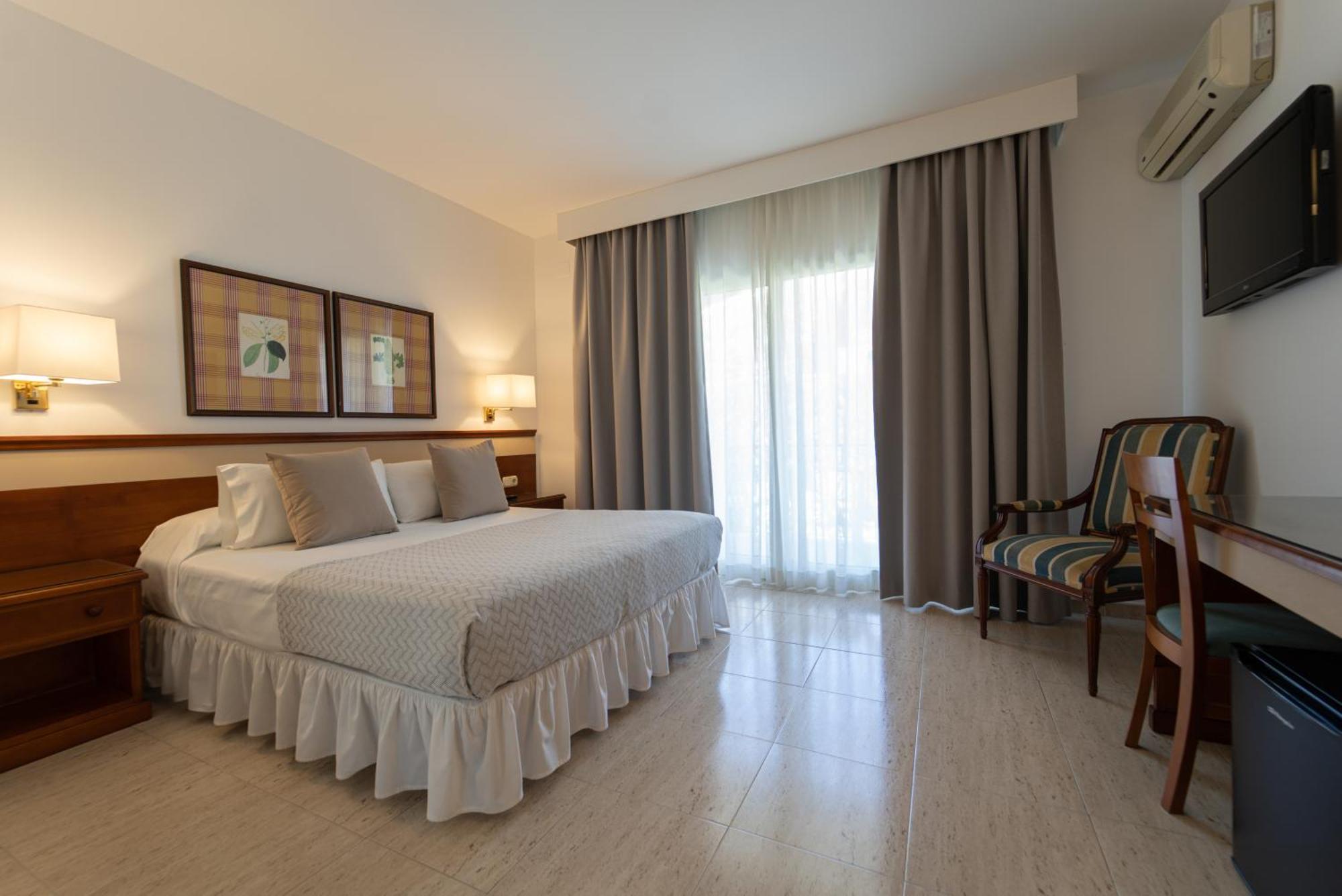 Hotel Piedra Paloma By Croma Estepona Exterior photo